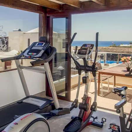 In Playa Blanca Sleeps 10 With Pool Air Con And Wifi