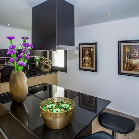 Villa In Playa Blanca Sleeps 10 With Pool Air Con And Wifi