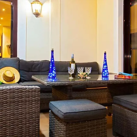 In Playa Blanca Sleeps 10 With Pool Air Con And Wifi פלאיה בלנקה