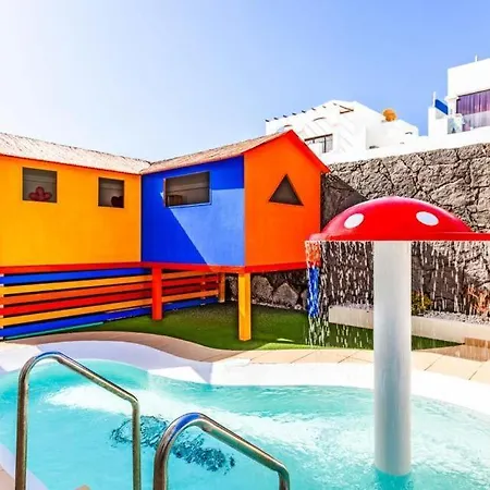 In Playa Blanca Sleeps 10 With Pool Air Con And Wifi וילה *
