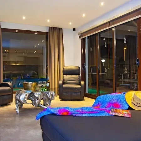 In Playa Blanca Sleeps 10 With Pool Air Con And Wifi וילה פלאיה בלנקה